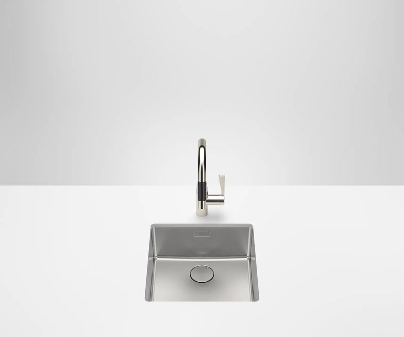 Dornbrachti ühe basseini aluskonstruktsioon, harjatud roostevaba teras, 40 x 40 cm, 38400004-86