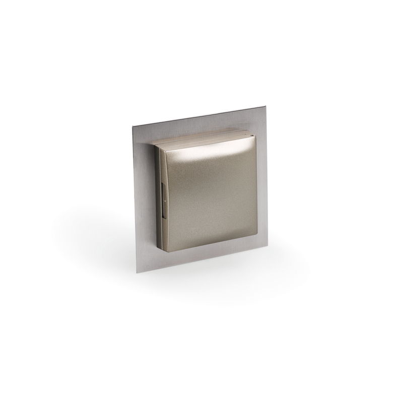 Naber Mira ES1 с крышкой, крышка цвета нержавеющей стали, 1 розетка Schuko, элемент розетки, 7053138